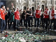 Bóng đá anh, ngoại hạng anh, lịch thi đấu euro 2012, CĐV Arsenal tấn công cảnh sát Italia
